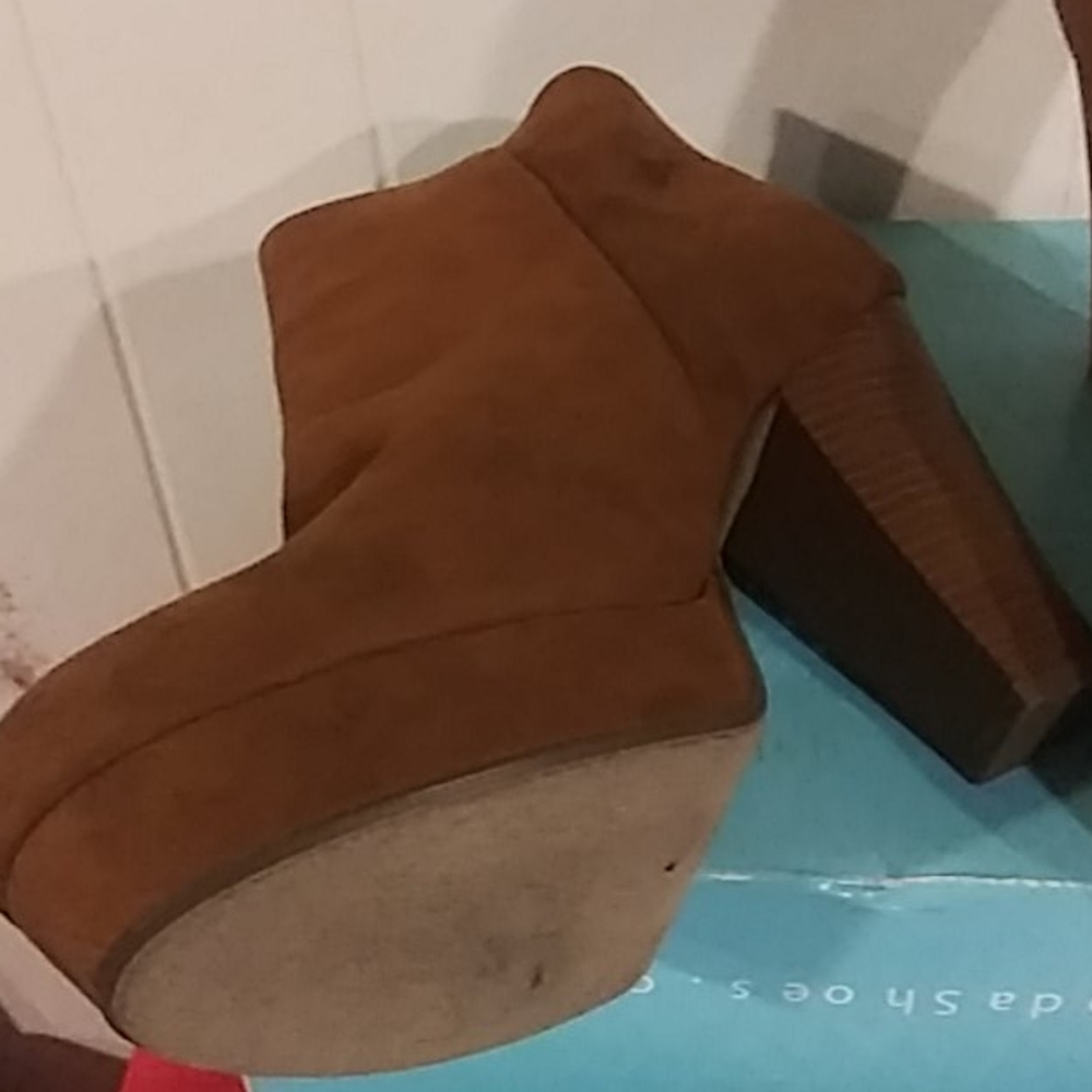 Women's booties - Picture 2 of 3
